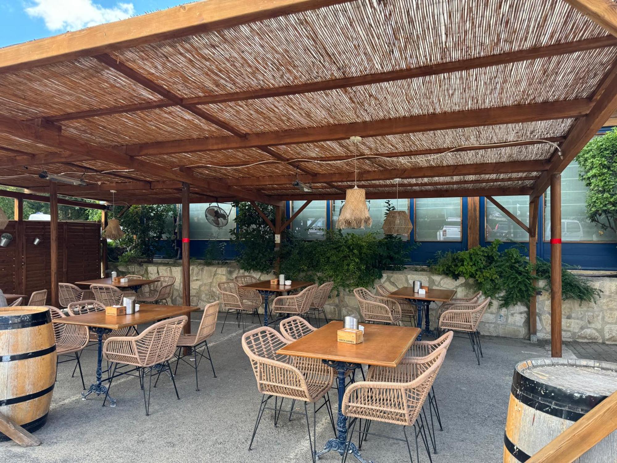 פואנטה לה ריינה Hotel Jakue מראה חיצוני תמונה