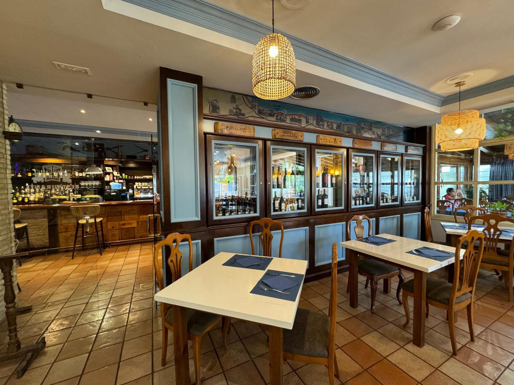 פואנטה לה ריינה Hotel Jakue מראה חיצוני תמונה