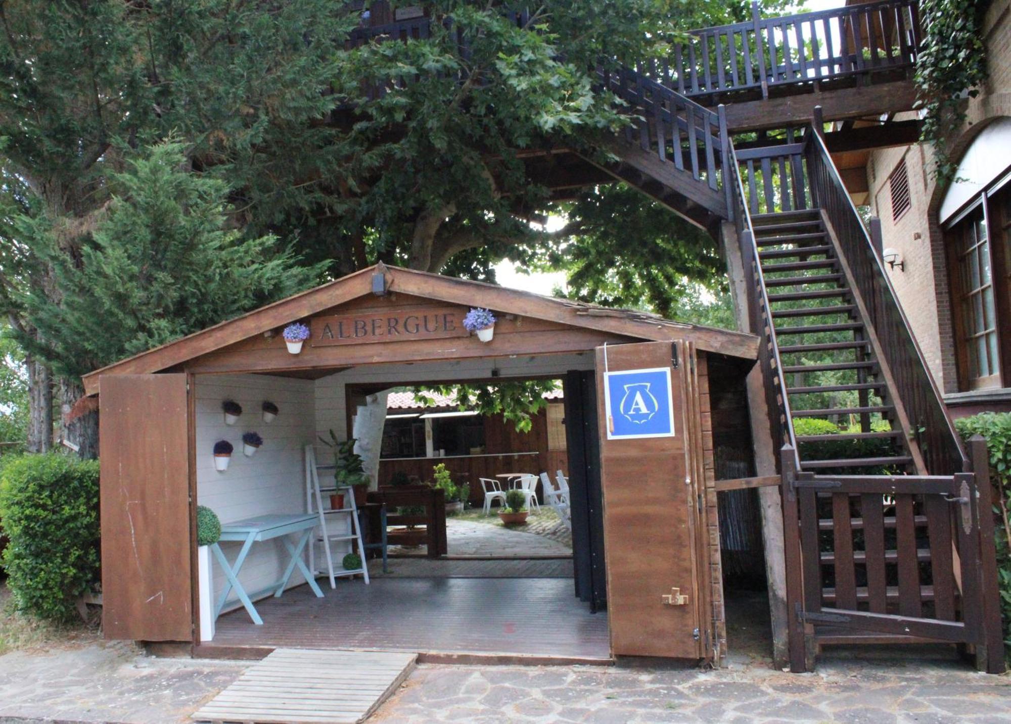 פואנטה לה ריינה Hotel Jakue מראה חיצוני תמונה