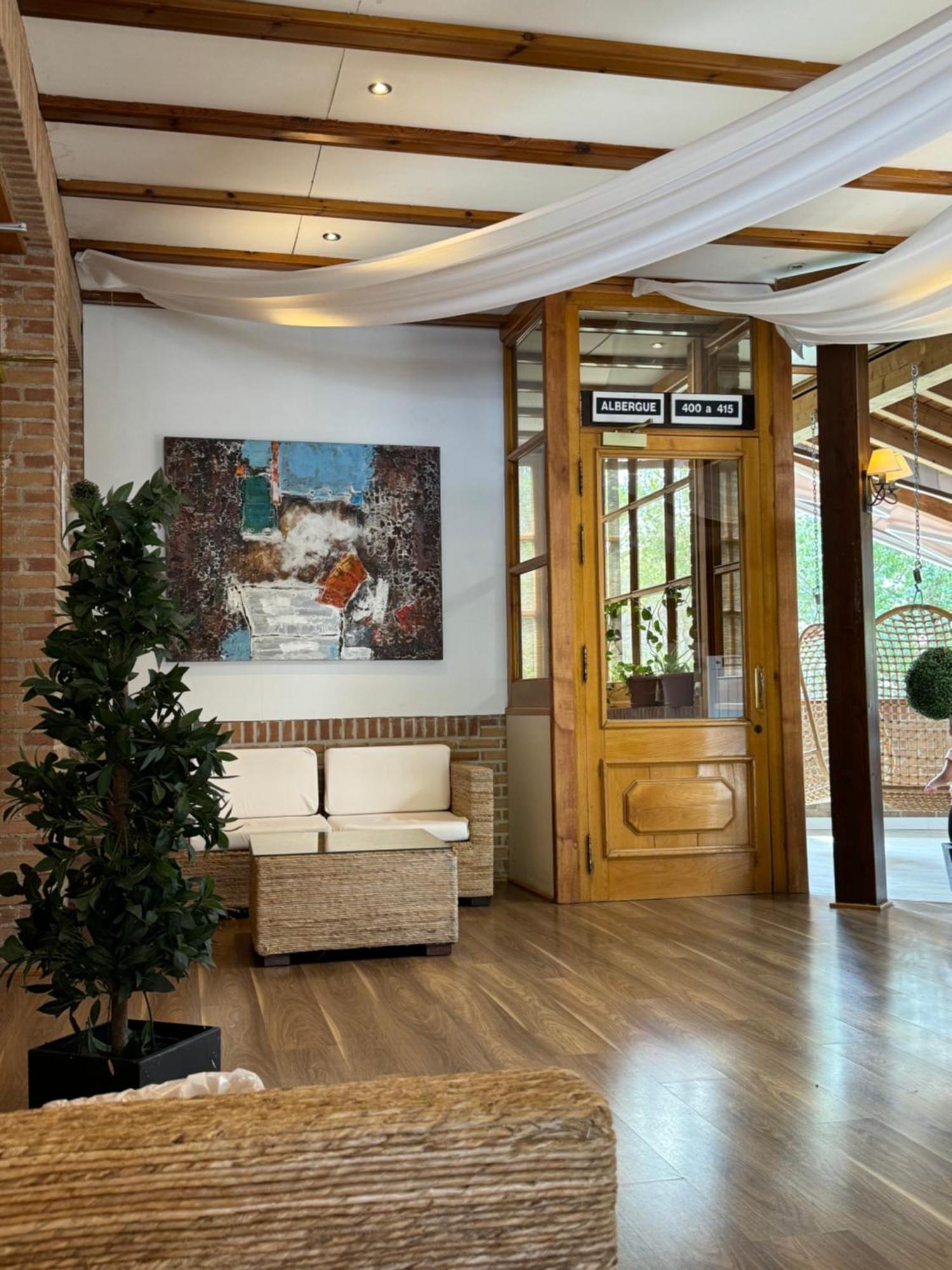 פואנטה לה ריינה Hotel Jakue מראה חיצוני תמונה
