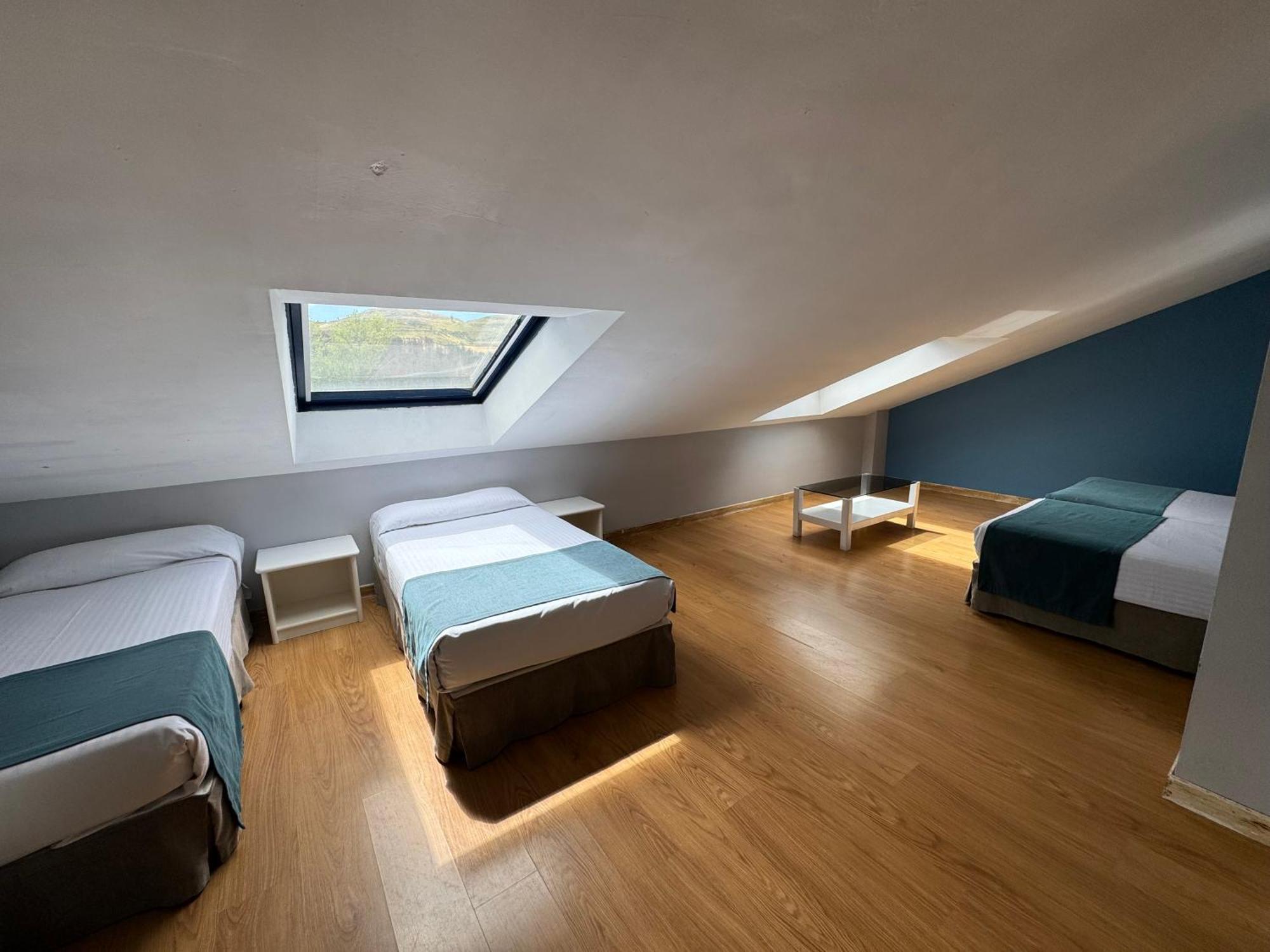 פואנטה לה ריינה Hotel Jakue מראה חיצוני תמונה